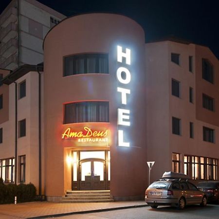 Hotel Amadeus Focsani Ngoại thất bức ảnh