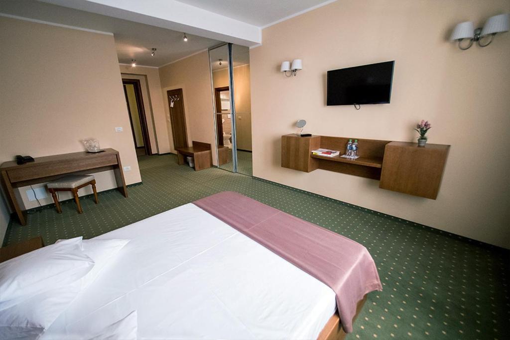 Hotel Amadeus Focsani Ngoại thất bức ảnh