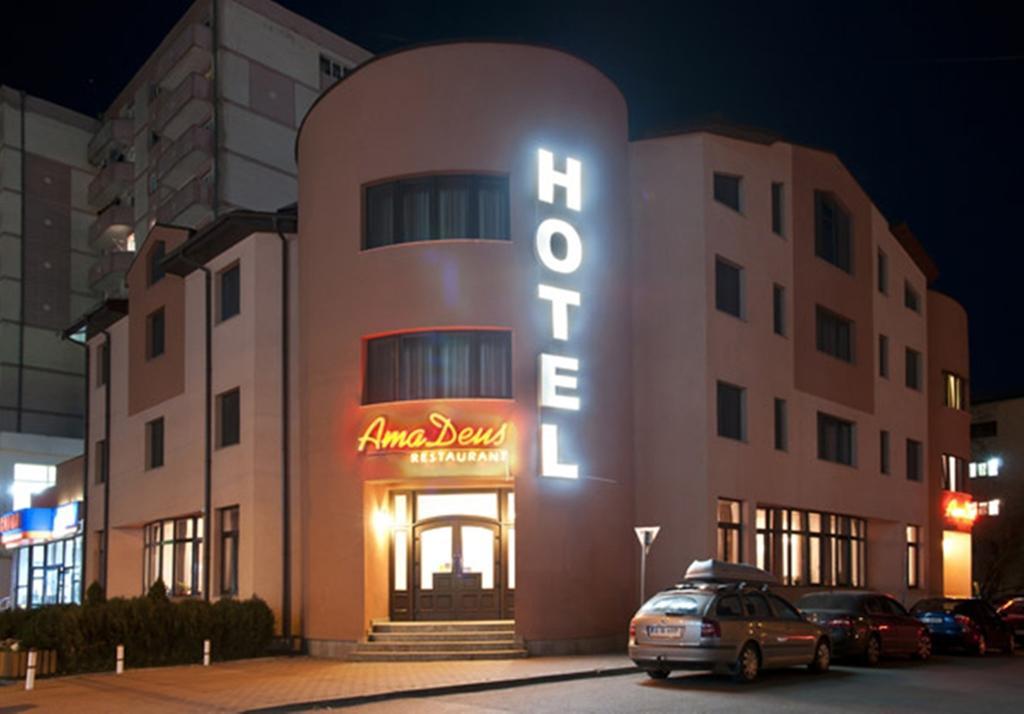 Hotel Amadeus Focsani Ngoại thất bức ảnh