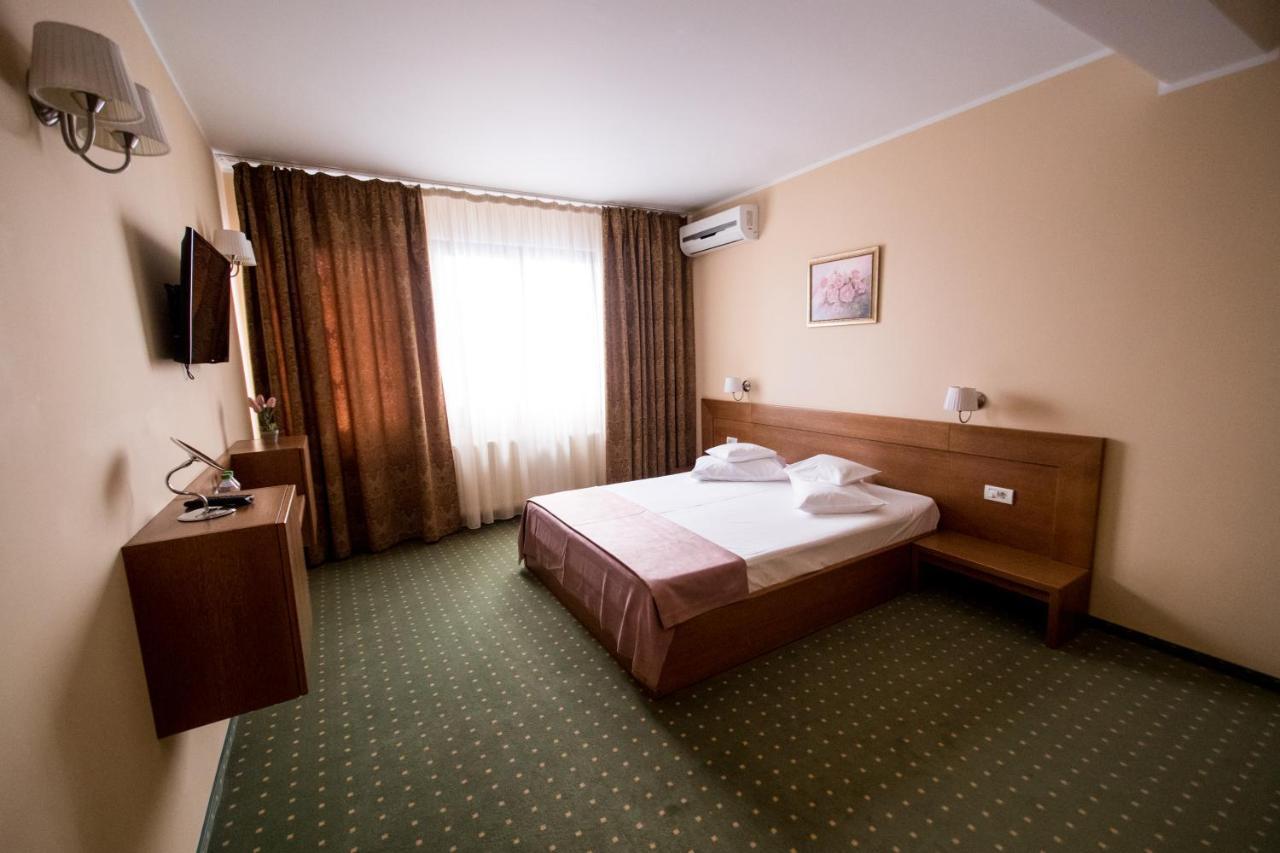 Hotel Amadeus Focsani Ngoại thất bức ảnh