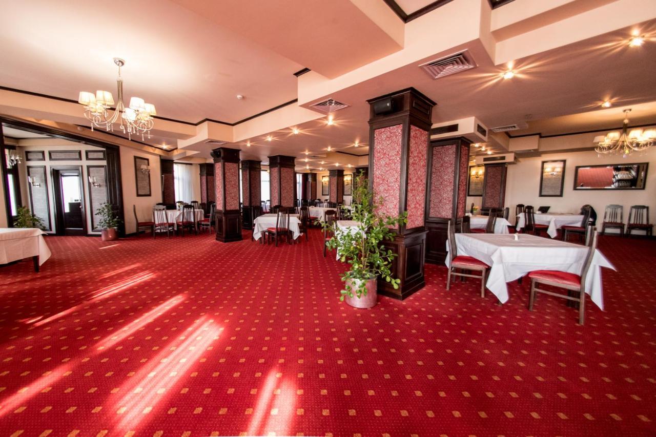 Hotel Amadeus Focsani Ngoại thất bức ảnh